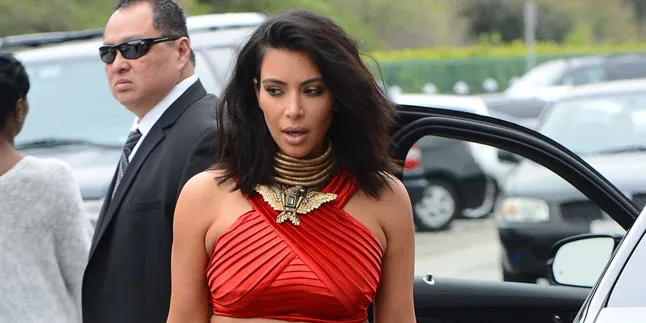 Hiasi Cover Vogue, Kim Kardashian Menggoda Bak Marilyn Monroe
