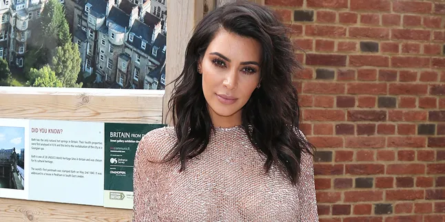 Hidung Makin Lancip & Kecil, Kim Kardashian Operasi Plastik?