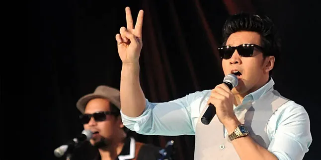 Hidup David Naif Penuh Dengan Love