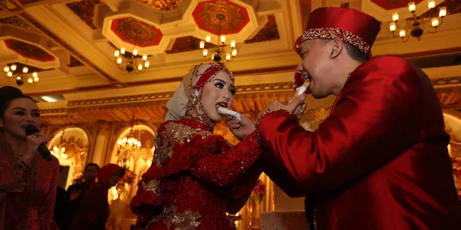 Hidup Jadi Selebritis, Nuri Maulida Rajin Mengaji dan Berdzikir Hidup Jadi Selebritis, Nuri Maulida Rajin Mengaji dan Berdzikir