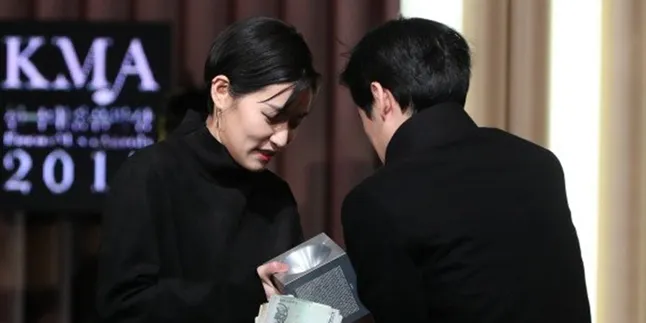 Hidup Kekurangan, Artis Korea Ini Sampai Jual Trofi Penghargaan