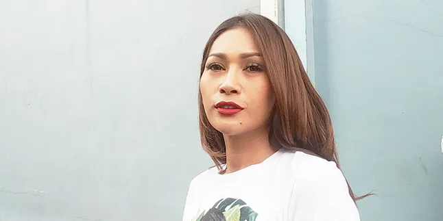 Hidup Sendiri Setelah Cerai, Tata Janeeta: Ya Garing Lah Pastinya Hidup Sendiri Setelah Cerai, Tata Janeeta: Ya Garing Lah Pastinya