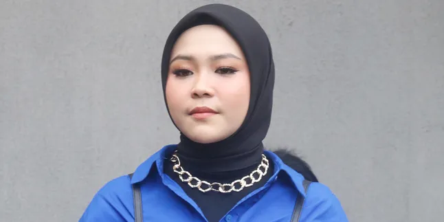 Hijab Masih Jadi Beban Bagi Selfi Yamma dalam Berkarir Sebagai Pedangdut, Ini Penyebabnya Hijab Masih Jadi Beban Bagi Selfi Yamma dalam Berkarir Sebagai Pedangdut, Ini Penyebabnya
