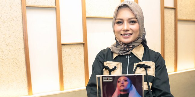 Hijrah dan Putuskan Berhijab, Kini Barbie Larasati Rilis Lagu Religi