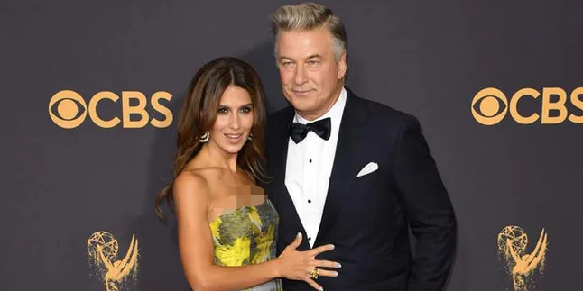 Hilaria Istri Alec Baldwin Baru Saja Melahirkan Anak ke-4, Congrats! Hilaria Istri Alec Baldwin Baru Saja Melahirkan Anak ke-4, Congrats!