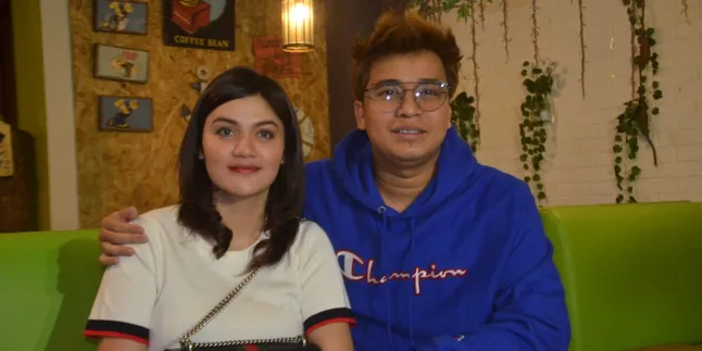 Hilda Vitria Putus Dengan Billy Syahputra? Hilda Vitria Putus Dengan Billy Syahputra?