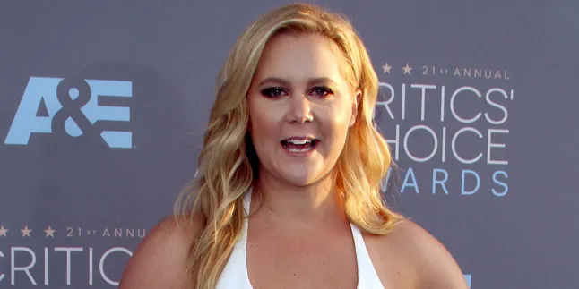 Hina Penampilan Taylor Swift, Amy Schumer Akhirnya Minta Maaf Hina Penampilan Taylor Swift, Amy Schumer Akhirnya Minta Maaf