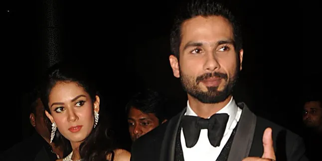 Hindari Kamera Paparazzi, Shahid Kapoor Dekap Erat Baby Misha