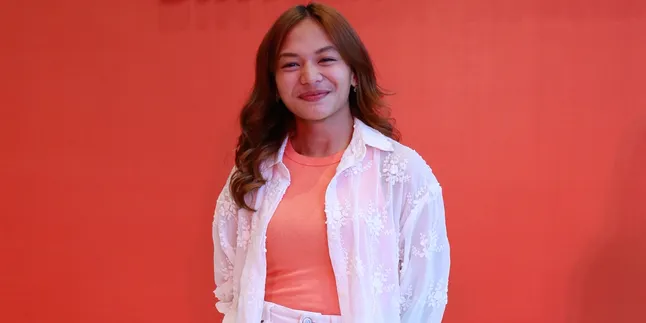 Hobi Belanja Online, Amel Carla Batasi Pengeluaran Rp 5 Juta Perbulan