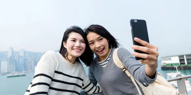 Holiday Capsule Beauty Bag: Intip 3 Produk MAJIKA yang Wajib Ada di Tas Liburan Gen Z