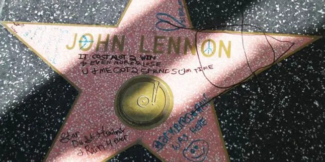 Hollywood Walk of Fame Milik John Lennon Dicoret-Coret!