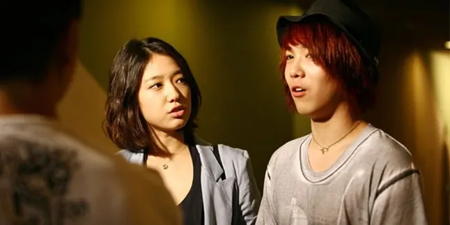 Hong Ki FT Island Mendadak Gandeng Park Shin Hye Jadi 'Pacar'