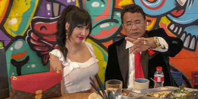 Hotman Paris Bakal Ekspos Pria-Pria Terkenal yang Dekati Lucinta Luna Hotman Paris Bakal Ekspos Pria-Pria Terkenal yang Dekati Lucinta Luna