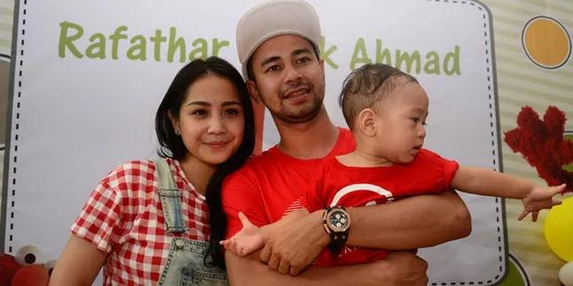 Hotman Paris Bilang Raffi Ahmad Tak Pernah Bahas Perceraian Hotman Paris Bilang Raffi Ahmad Tak Pernah Bahas Perceraian
