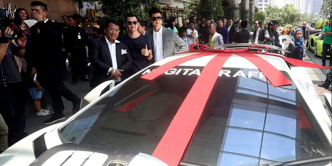 Hotman Paris Ingin Anak Raffi dan Gigi Kelak Ikuti Jejaknya Hotman Paris Ingin Anak Raffi dan Gigi Kelak Ikuti Jejaknya