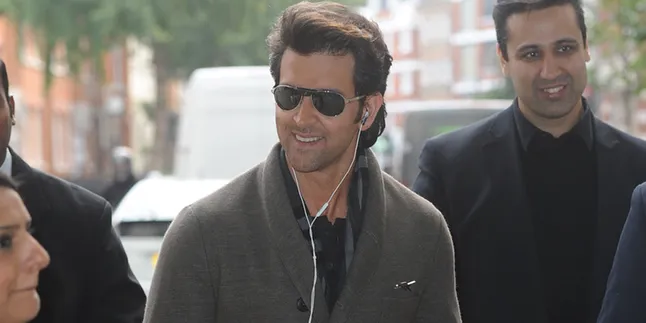 Hrithik Roshan Dinner Romantis Bareng Paris Hilton di Dubai Hrithik Roshan Dinner Romantis Bareng Paris Hilton di Dubai