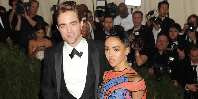 Hubungan Robert Pattinson - FKA Twigs Terancam Bubar? Hubungan Robert Pattinson - FKA Twigs Terancam Bubar?