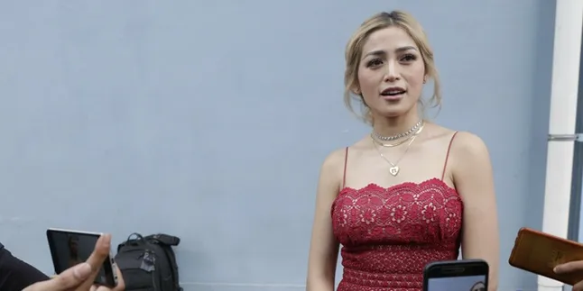 Hubungannya Dengan Richard Kyle Dibilang Settingan, Begini Tanggapan Jessica Iskandar Hubungannya Dengan Richard Kyle Dibilang Settingan, Begini Tanggapan Jessica Iskandar