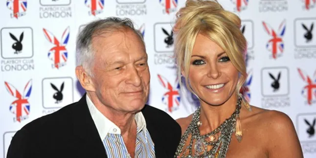Hugh Hefner - Crystal Harris Menikah Sebulan Lagi!
