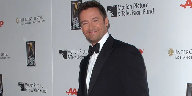 Hugh Jackman Numpang Tidur di Studio, Ada Apa?