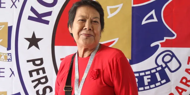 Hujan Deras Iringi Pemakaman Pesinetron Shinta Muin