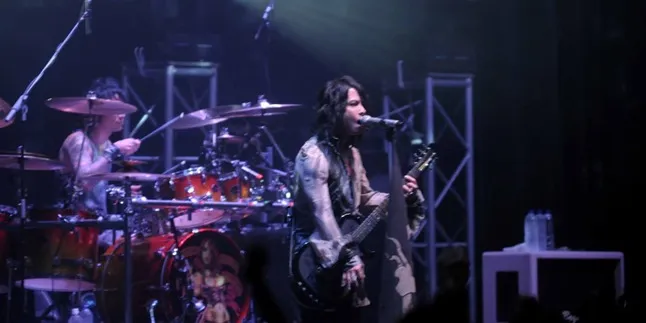 Hyde VAMPS: Are You Having Fun? Gue Juga! Hyde VAMPS: Are You Having Fun? Gue Juga!