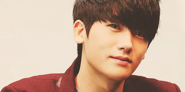 Hyung Sik ZE:A Main Drama Bareng Krystal f(x)