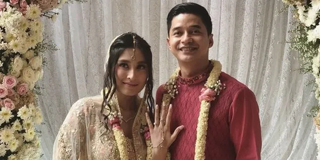 Ibu Angbeen Rishi Ungkap Adly Fairuz Belum Minta Restu Menikahi Anaknya