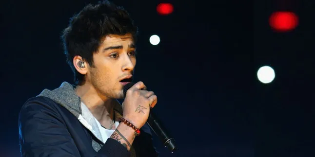 Ibu Perrie Edwards Benarkan Pertunangan Zayn Malik Ibu Perrie Edwards Benarkan Pertunangan Zayn Malik