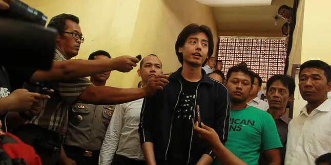 Ibunda Akui Roger Masih Jalani Aktifitas Hiburan