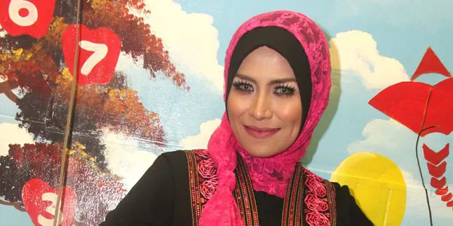 Ibunda Cinta Penelope Jadi Korban Copet Berjilbab