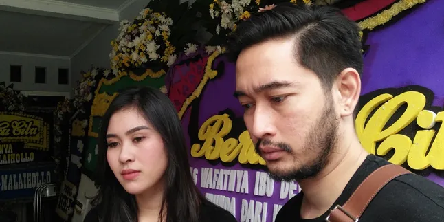 Ibunda Mikha Tambayong Meninggal Dunia, Syahnaz dan Jeje Datang Melayat Ibunda Mikha Tambayong Meninggal Dunia, Syahnaz dan Jeje Datang Melayat