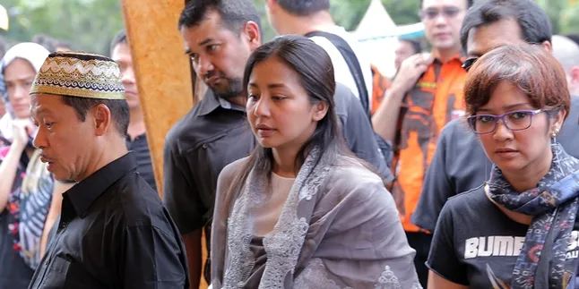 Ibunda Tutup Usia, Amara Vokalis Lingua Sangat Bersedih