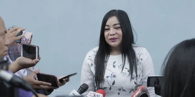 Ibundanya Divonis Hidup Tidak Lama Lagi, Annisa Bahar Sedih