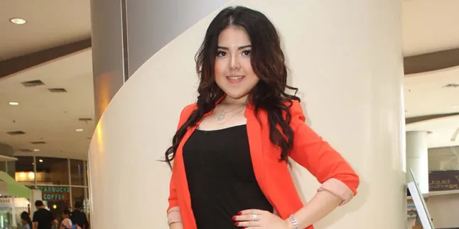 Idap Bulimia, Tina Toonita Rahasiakan Dari Orang Tua Idap Bulimia, Tina Toonita Rahasiakan Dari Orang Tua
