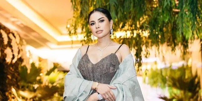 Idap Tumor Nikita Mirzani Jalani Operasi, Minta Doa Agar Lancar Idap Tumor Nikita Mirzani Jalani Operasi, Minta Doa Agar Lancar