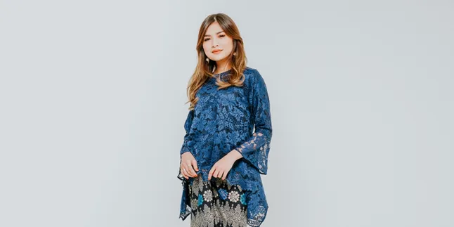 Ide Outfit Wisuda Non Formal yang Bikin Gaya Secantik Selebriti Favorit