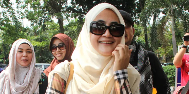 Idul Adha, Istri Uje Berkurban di Jakarta dan Semarang Idul Adha, Istri Uje Berkurban di Jakarta dan Semarang