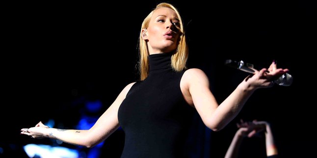 Iggy Azalea Berpose Tanpa Baju Untuk Mempromosikan Musik Terbarunya