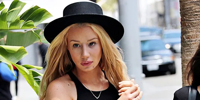 Iggy Azalea Pecundangi Nicki Minaj, Fans Meradang dan Tak Terima Iggy Azalea Pecundangi Nicki Minaj, Fans Meradang dan Tak Terima
