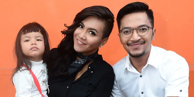 Ihsan Tarore Beri Doa Khusus di Ultah Denada, Bukti Kian Dekat?