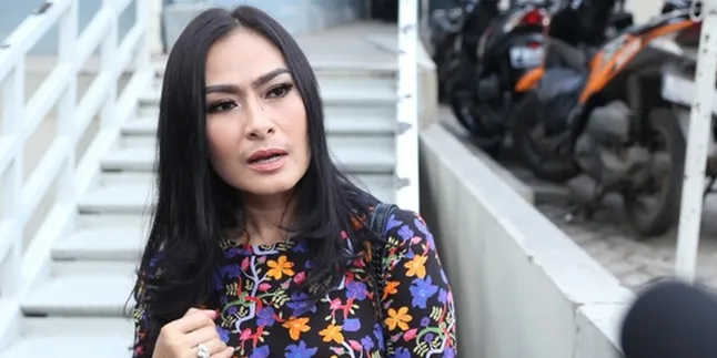 Iis Dahlia Sesalkan Kenapa Fatin Tak Minta Nomor Teleponnya Pada Rossa