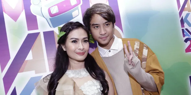 Iis Dahlia Ungkap Perilaku Fans Devano Danedra yang Loyal