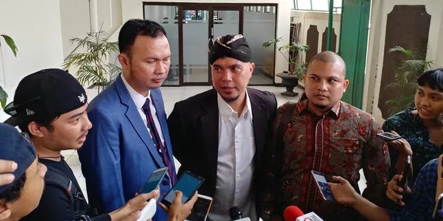 Ijin ke Jepang, Al dan Dul Hadiri Pernikahan Maia Estianty & Irwan Mussry? Ijin ke Jepang, Al dan Dul Hadiri Pernikahan Maia Estianty & Irwan Mussry?