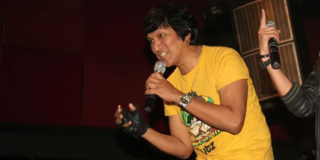 Ikang Fawzi Kejutkan Penonton Djakarta Artmosphere 2012