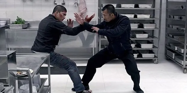 Iko Uwais Cari Uang Dengan 'Digebukkin' Terlebih Dahulu