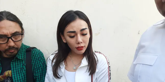 Ikut Campur Urusan dengan Atta Halilintar, Bebby Fey Resmi Polisikan DJ Dinar Candy Ikut Campur Urusan dengan Atta Halilintar, Bebby Fey Resmi Polisikan DJ Dinar Candy