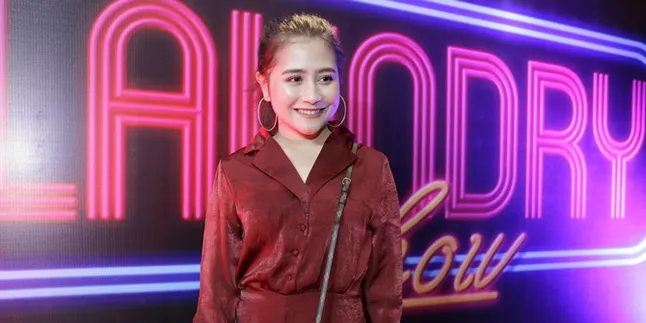 Ikut Kajian Para Artis, Prilly Latuconsina Tampil Cantik Pakai Hijab Ikut Kajian Para Artis, Prilly Latuconsina Tampil Cantik Pakai Hijab