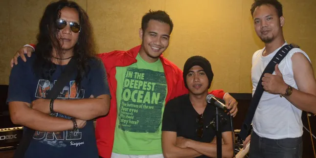 Ikuti Achmad Albar dan Slank, Kres Band Tak Malu Nyanyi Dangdut