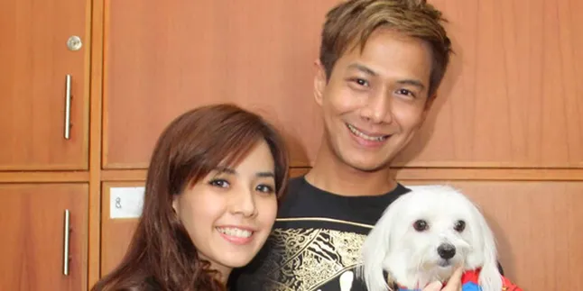 Imlek, Istri Delon Minta Kado Anak